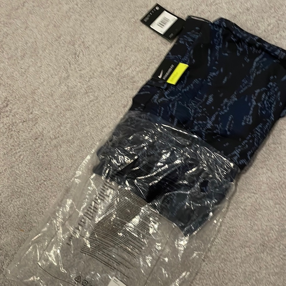 Nike Golf camo print short sz 35 NWT